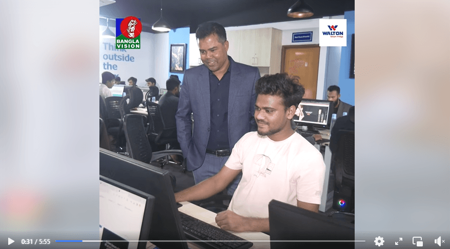 আনারস বেচতে গিয়ে ব্যর্থ মনির চাকরি দিলেন ৫ শতাধিক মানুষকে